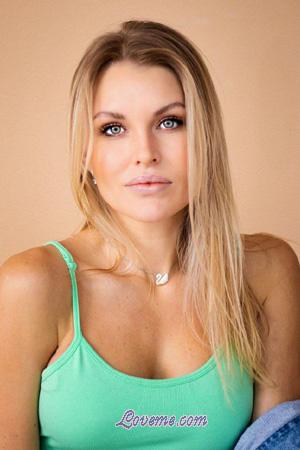 203773 - Alena Age: 37 - Russia