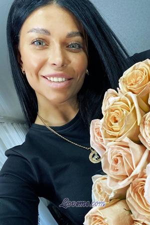 205832 - Karina Age: 34 - Russia